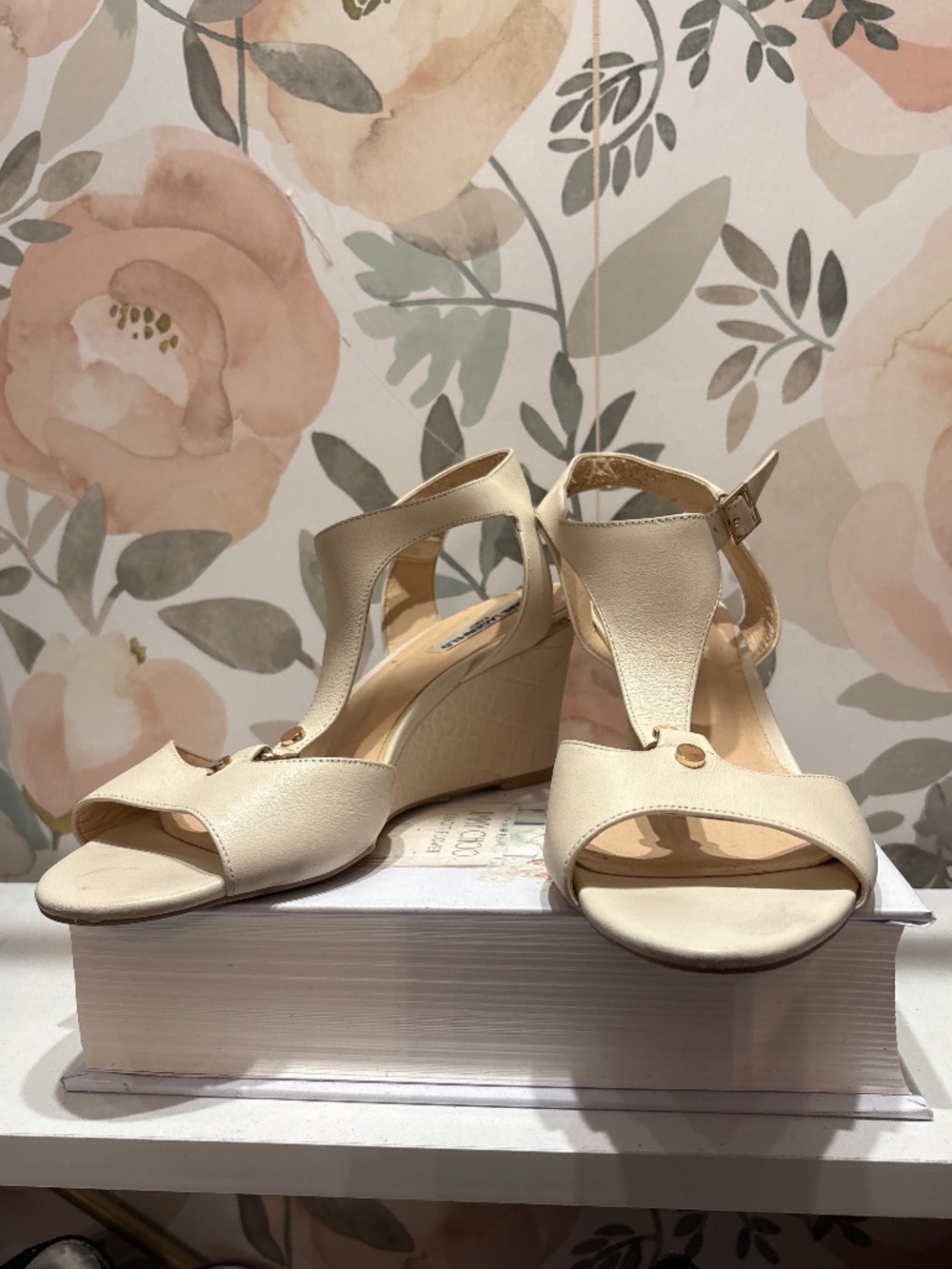 Karl Lagerfeld tan sandals